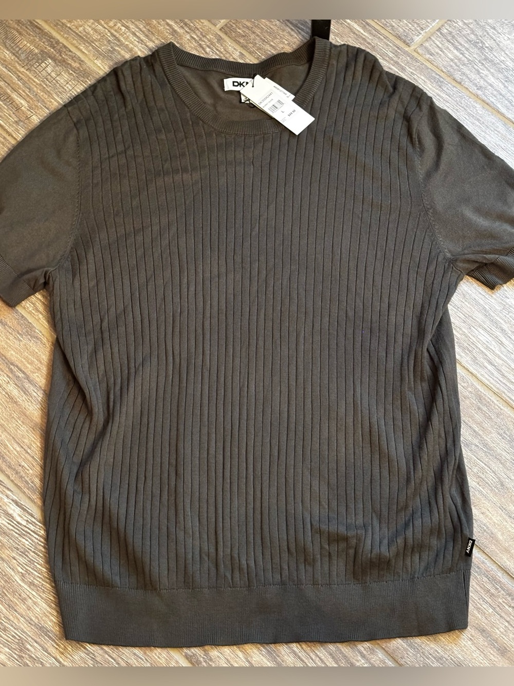 DKNY Men's Short Sleeve Ribbed Crewneck Sweater in dark olive green nwt size L
